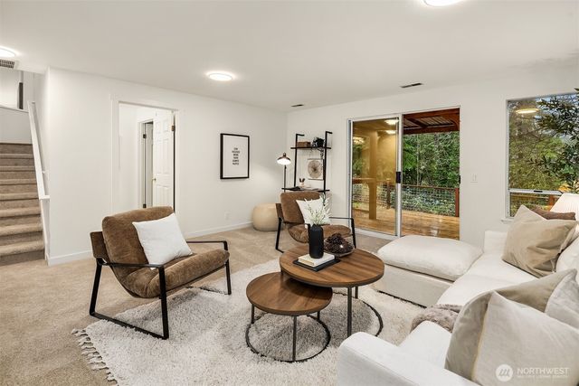 2715 NE 184th Place, Lake Forest Park, WA 98155