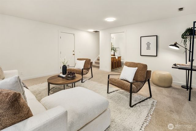 2715 NE 184th Place, Lake Forest Park, WA 98155