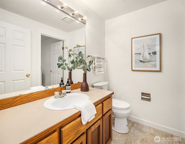 2715 NE 184th Place, Lake Forest Park, WA 98155