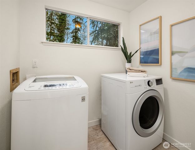 2715 NE 184th Place, Lake Forest Park, WA 98155