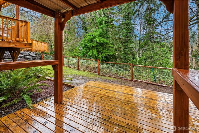 2715 NE 184th Place, Lake Forest Park, WA 98155