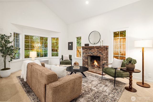 2715 NE 184th Place, Lake Forest Park, WA 98155