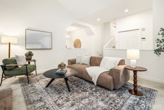 2715 NE 184th Place, Lake Forest Park, WA 98155