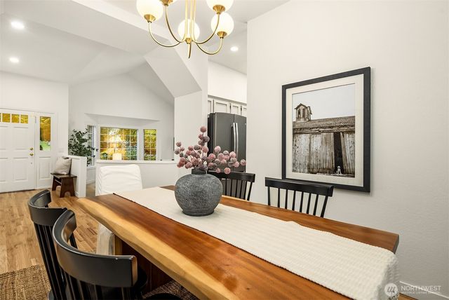 2715 NE 184th Place, Lake Forest Park, WA 98155