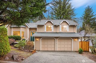 2715 NE 184th Place, Lake Forest Park, WA 98155