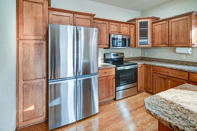 9305 Golden Hue Boulevard, Verona, WI 53593