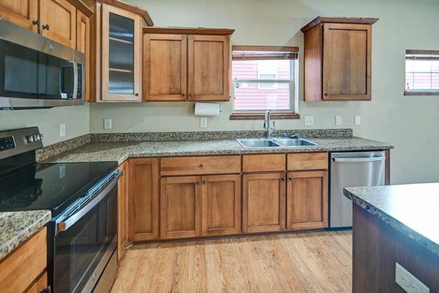 9305 Golden Hue Boulevard, Verona, WI 53593