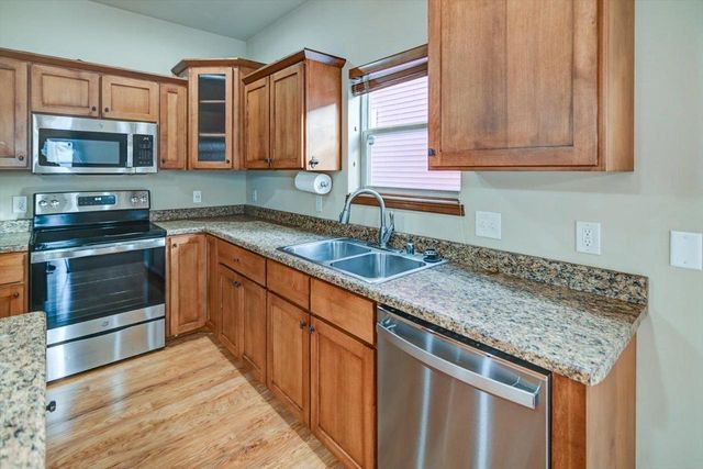 9305 Golden Hue Boulevard, Verona, WI 53593