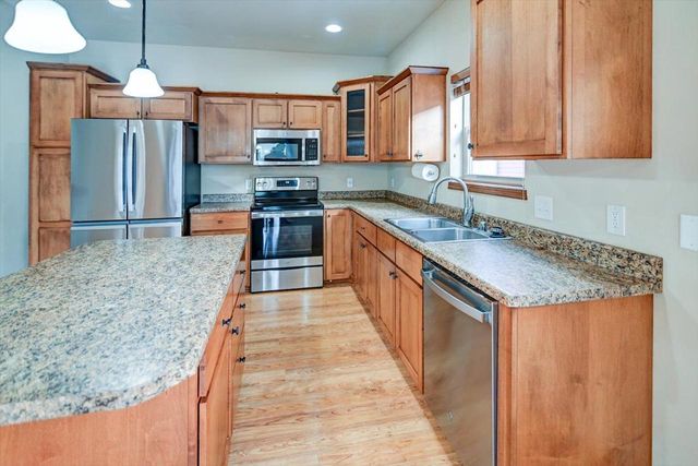 9305 Golden Hue Boulevard, Verona, WI 53593