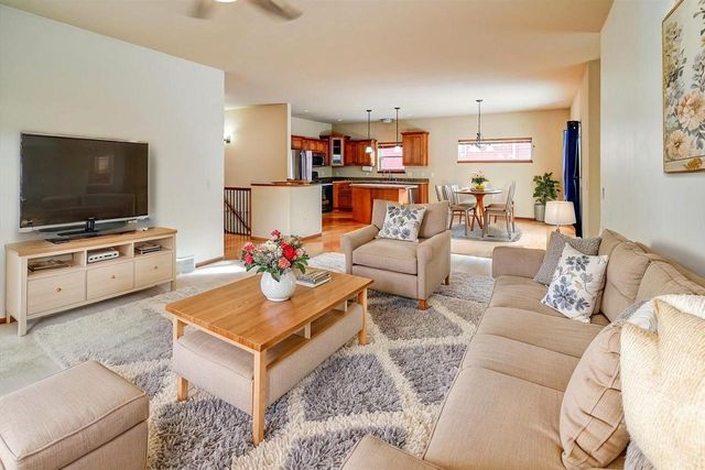 9305 Golden Hue Boulevard, Verona, WI 53593