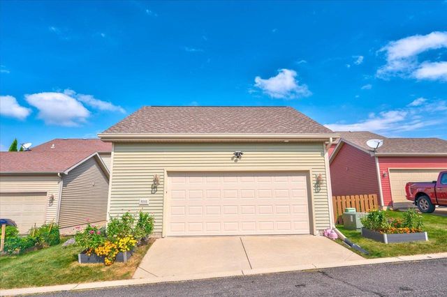 9305 Golden Hue Boulevard, Verona, WI 53593