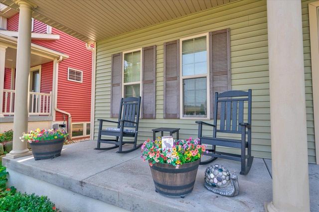 9305 Golden Hue Boulevard, Verona, WI 53593