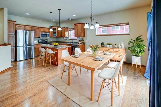 9305 Golden Hue Boulevard, Verona, WI 53593