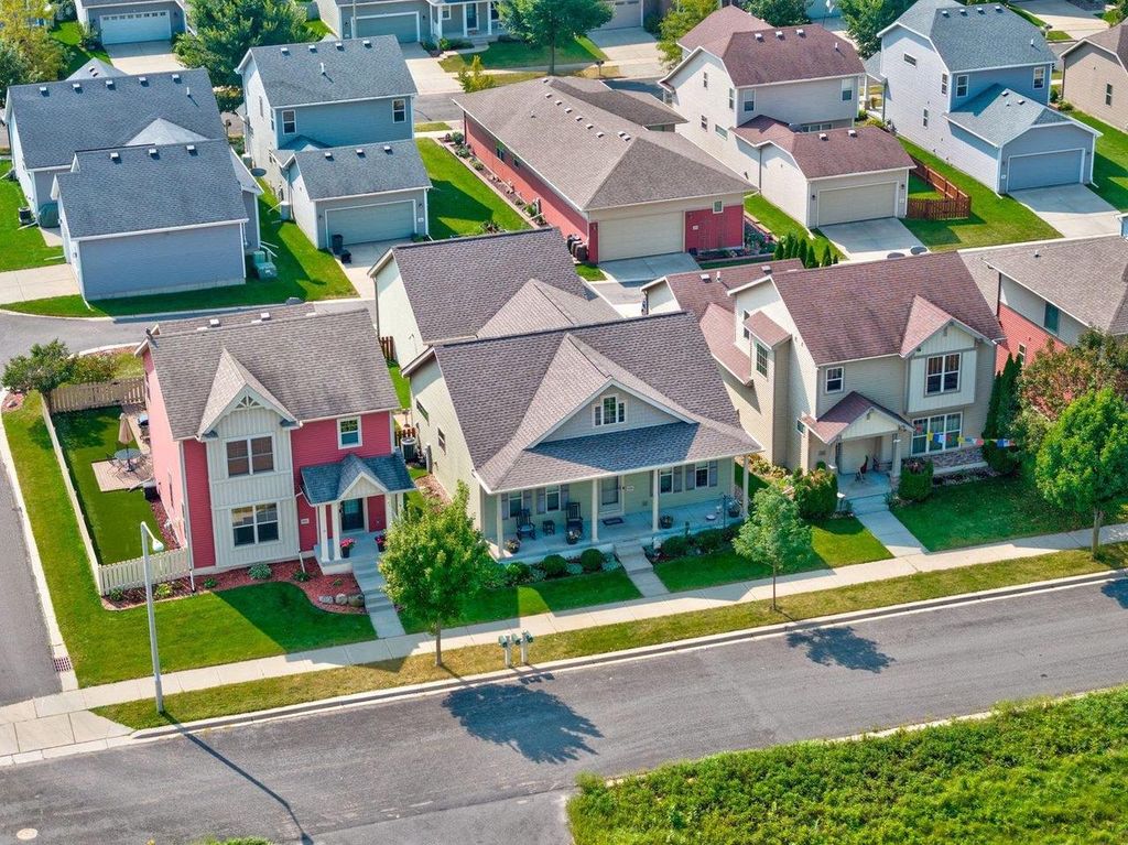 9305 Golden Hue Boulevard, Verona, WI 53593