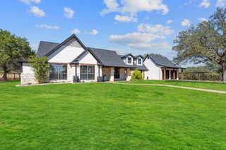 404 County Road 421, Spicewood, TX 78669