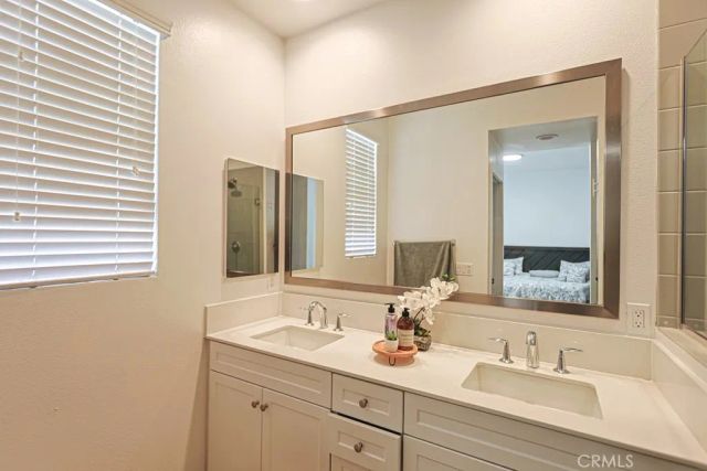 1410 N Harbor 1, Santa Ana, CA 92703