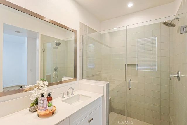 1410 N Harbor 1, Santa Ana, CA 92703