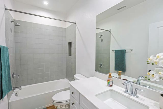 1410 N Harbor 1, Santa Ana, CA 92703