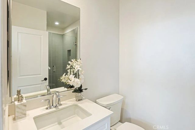 1410 N Harbor 1, Santa Ana, CA 92703