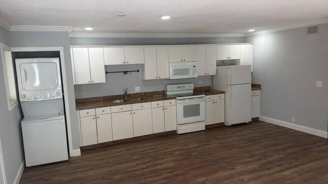 677 TRACE Circle 205, Deerfield Beach, FL 33441