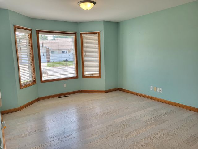34 Victoria Circle, La Porte, IN 46350