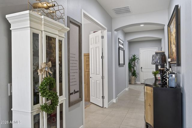16042 W ELECTRA Lane, Surprise, AZ 85387