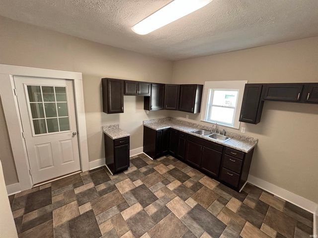 917 Oak Street, Vincennes, IN 47591