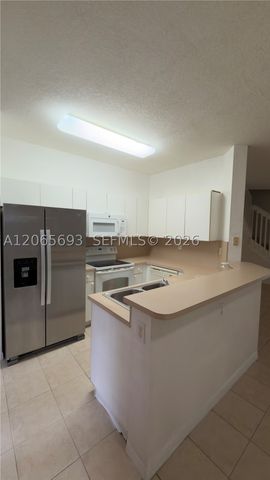 8986 W Flagler St 6, Miami, FL 33174