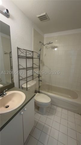 8986 W Flagler St 6, Miami, FL 33174