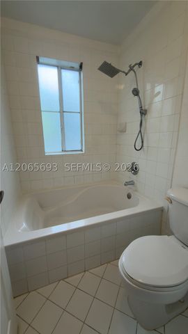 8986 W Flagler St 6, Miami, FL 33174