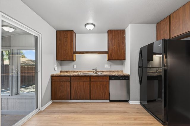 1627 Gerry Ct, Auburn, CA 95603