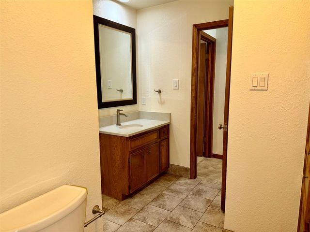 349 Fantail LOOP B, Austin, TX 78734