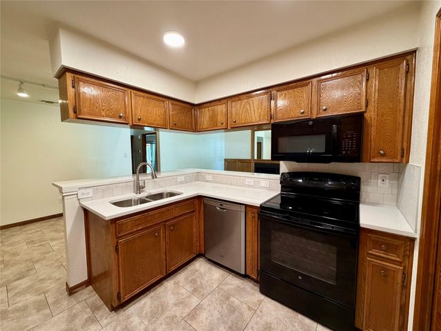 349 Fantail LOOP B, Austin, TX 78734