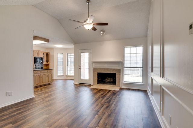 319 Kessler Drive, Euless, TX 76039