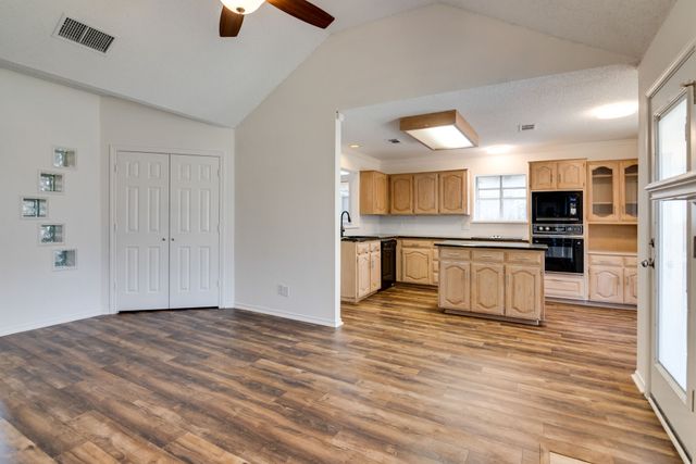 319 Kessler Drive, Euless, TX 76039