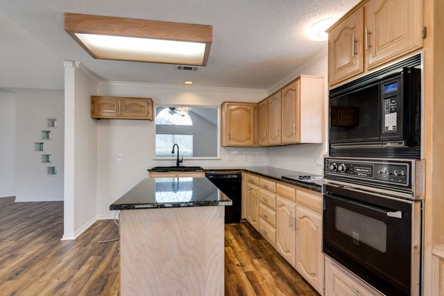 319 Kessler Drive, Euless, TX 76039