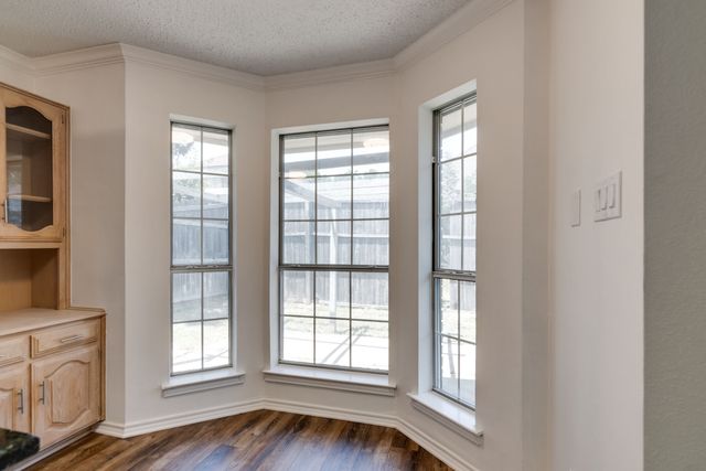 319 Kessler Drive, Euless, TX 76039