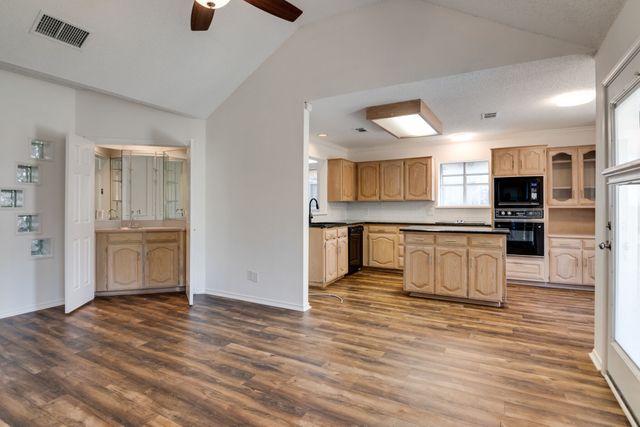 319 Kessler Drive, Euless, TX 76039