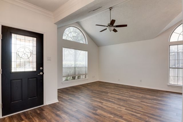 319 Kessler Drive, Euless, TX 76039