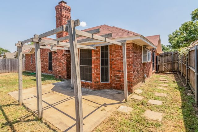 319 Kessler Drive, Euless, TX 76039