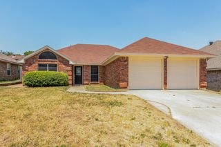 319 Kessler Drive, Euless, TX 76039