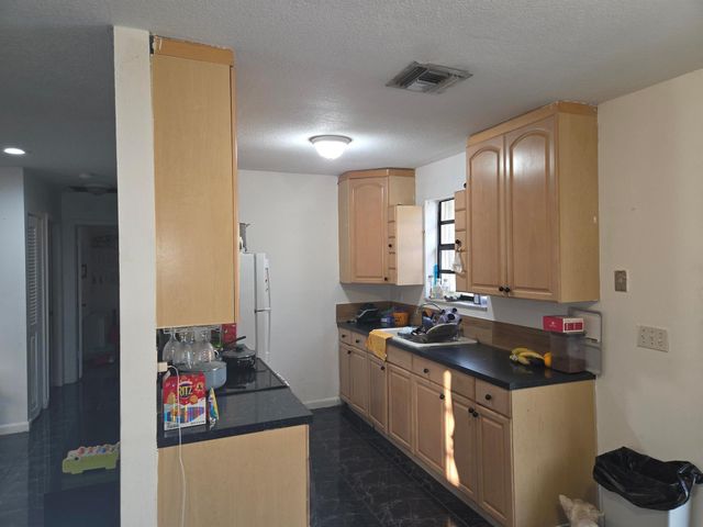 1474 N Mangonia Circle, West Palm Beach, FL 33401