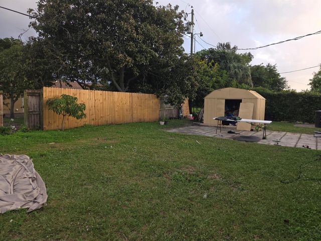 1474 N Mangonia Circle, West Palm Beach, FL 33401