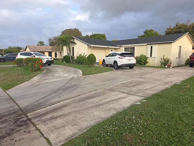 1474 N Mangonia Circle, West Palm Beach, FL 33401