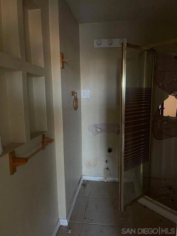 Image 11 of property listing at 34792 Cedar Rd, Barstow, CA 92311