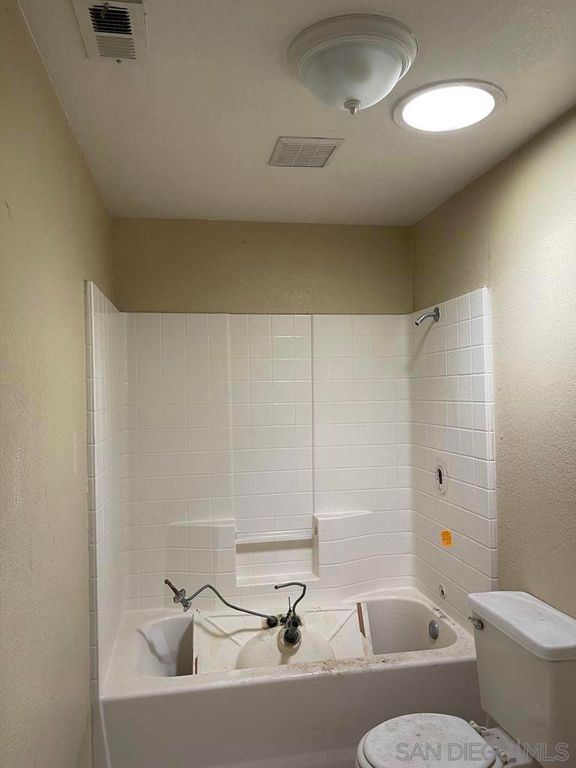 Image 15 of property listing at 34792 Cedar Rd, Barstow, CA 92311