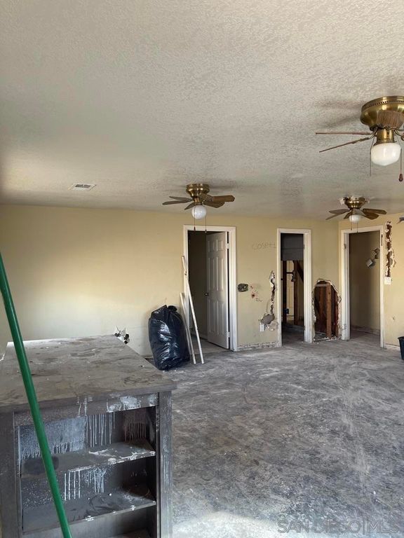 Image 19 of property listing at 34792 Cedar Rd, Barstow, CA 92311