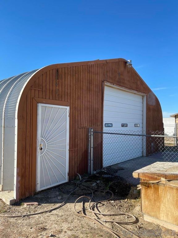 Image 21 of property listing at 34792 Cedar Rd, Barstow, CA 92311