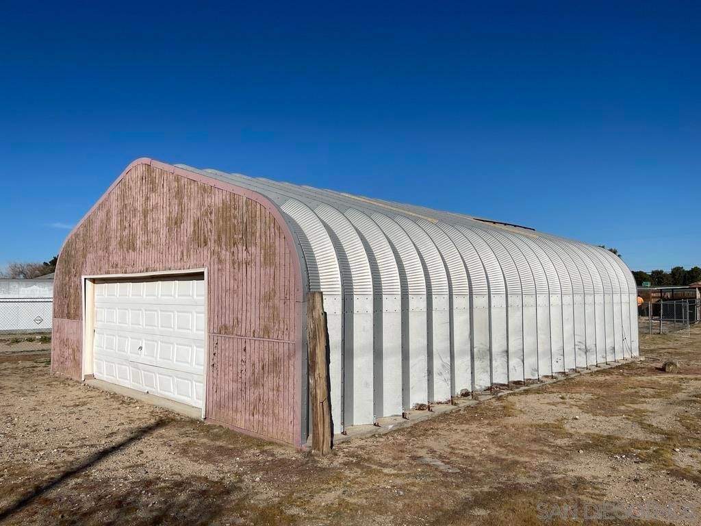 Image 22 of property listing at 34792 Cedar Rd, Barstow, CA 92311