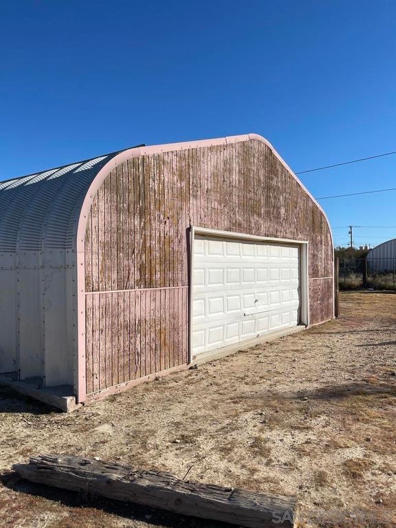 Image 24 of property listing at 34792 Cedar Rd, Barstow, CA 92311